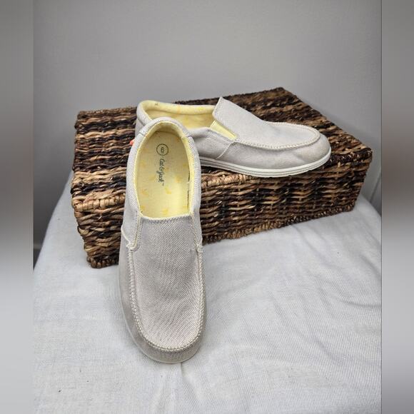 Cat & Jack Casual Slip On Shoes Gray Cream and Yellow Size 6 - Picture 1 of 7